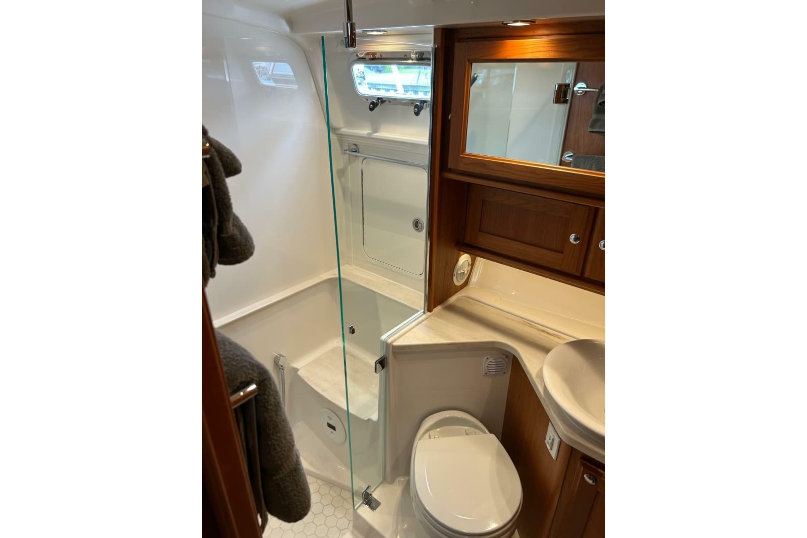 2022 Sabre 45 Salon Express