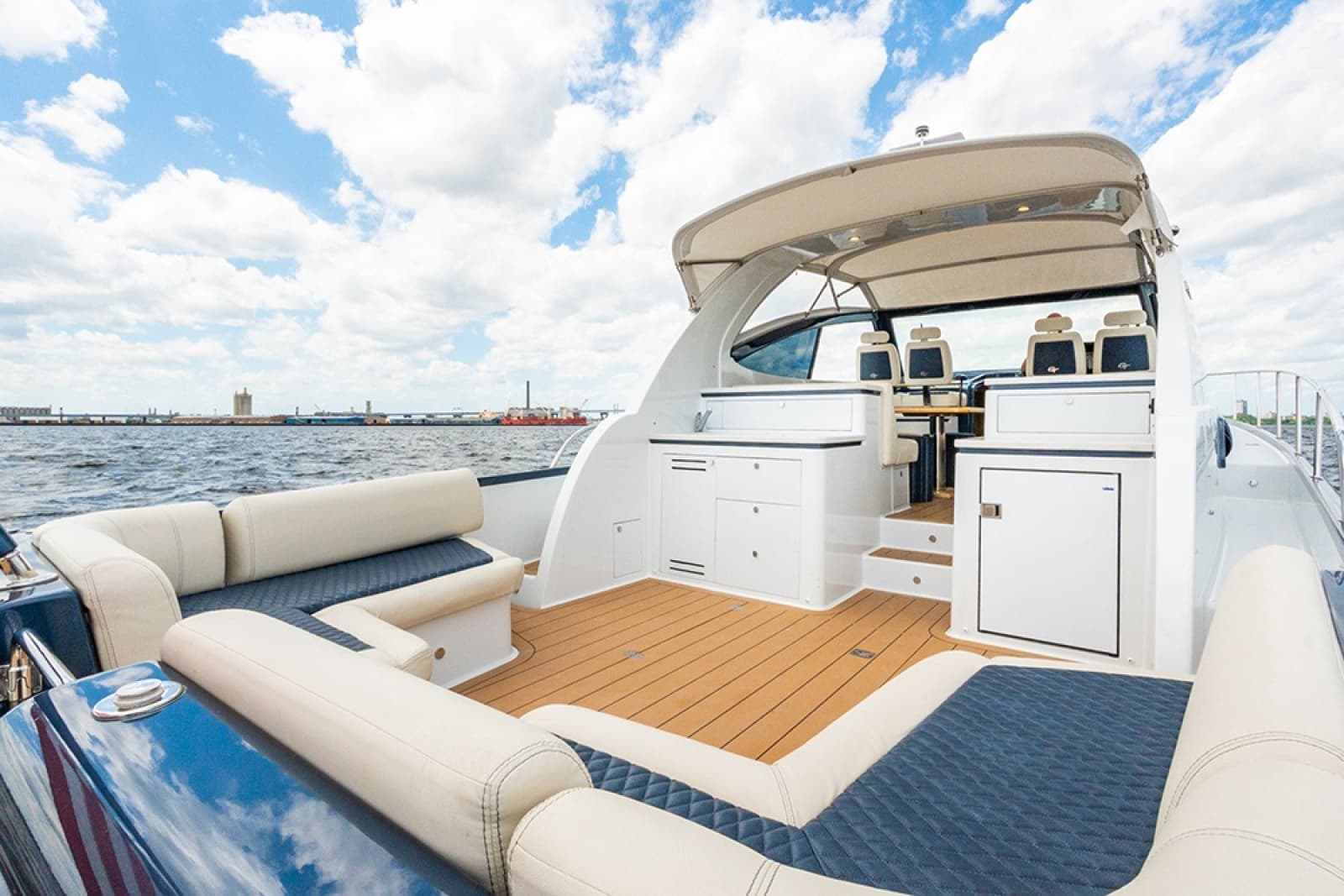Port cockpit (with the top up)