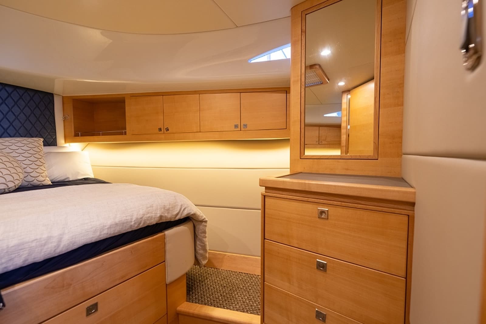 Master stateroom storage