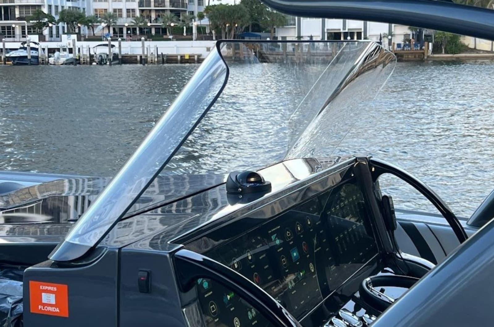 2019 Midnight Express 43