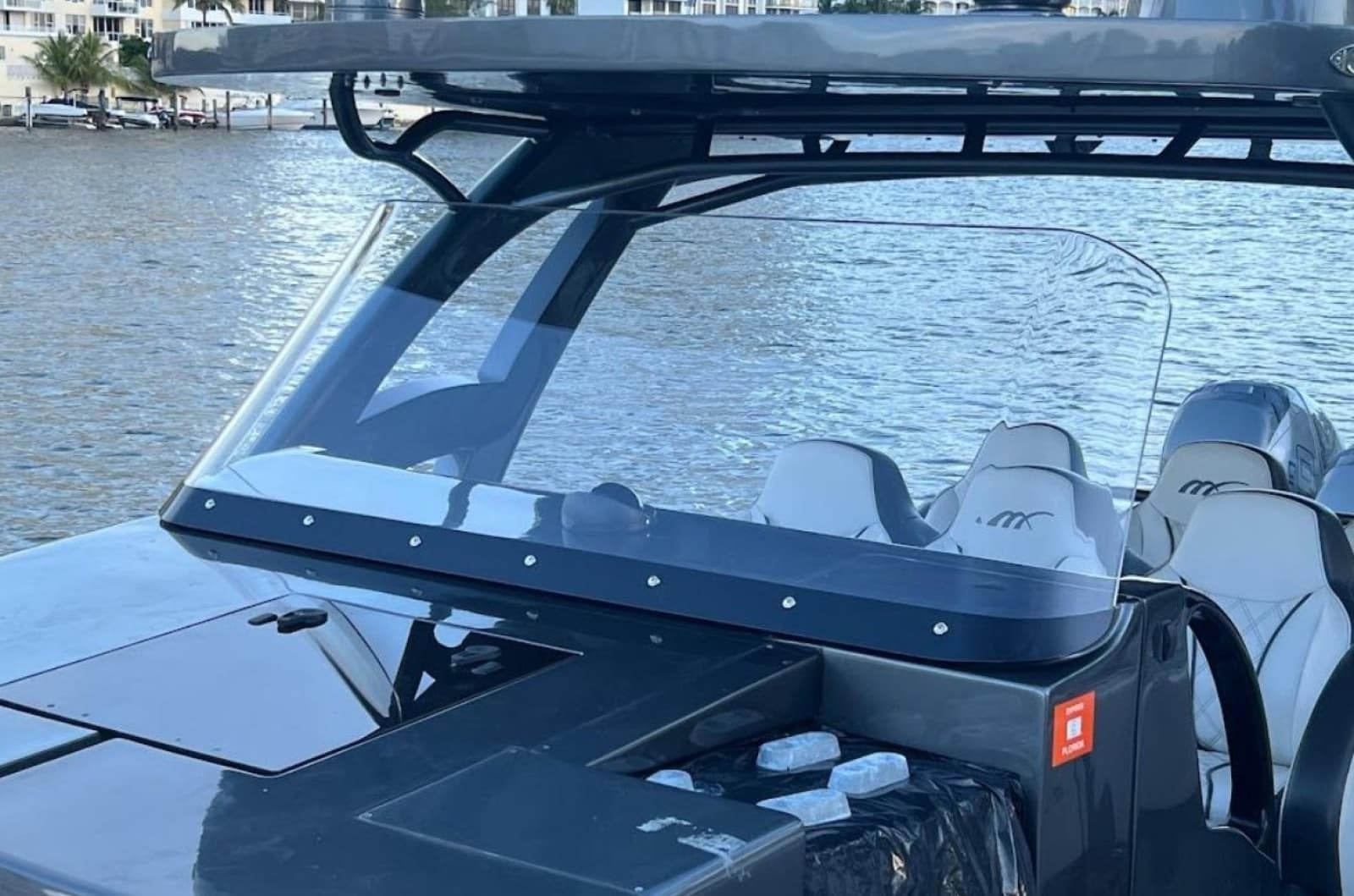 2019 Midnight Express 43