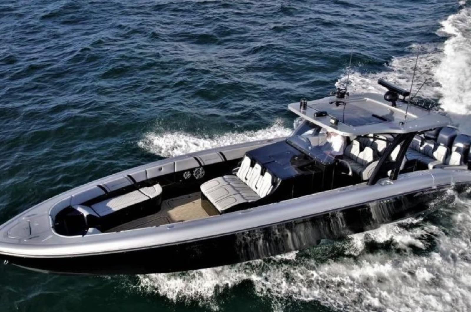 2019 Midnight Express 43