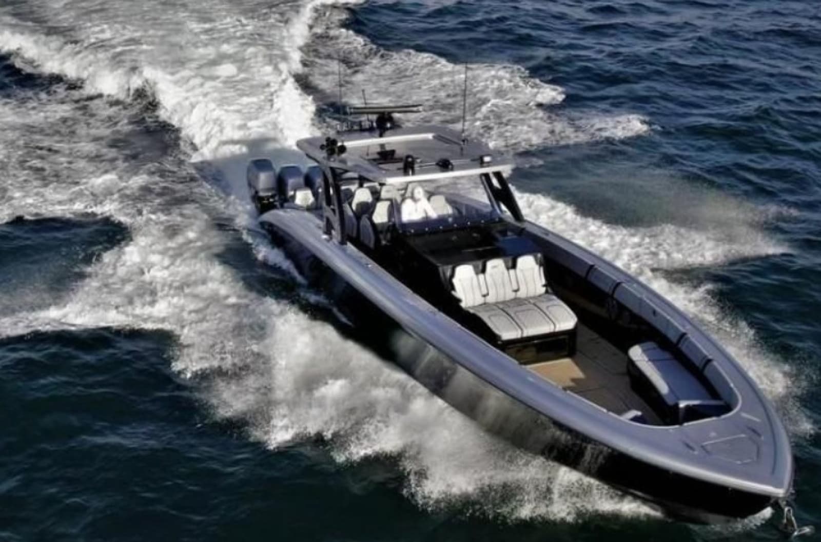 2019 Midnight Express 43