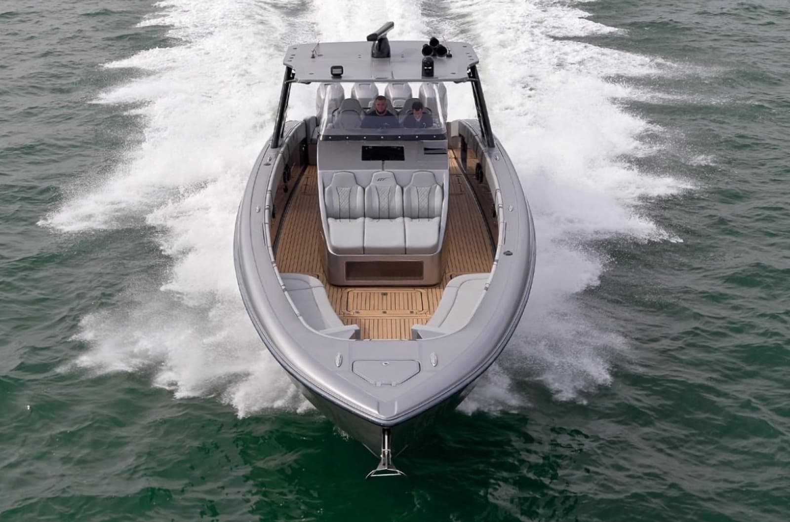 2019 Midnight Express 43