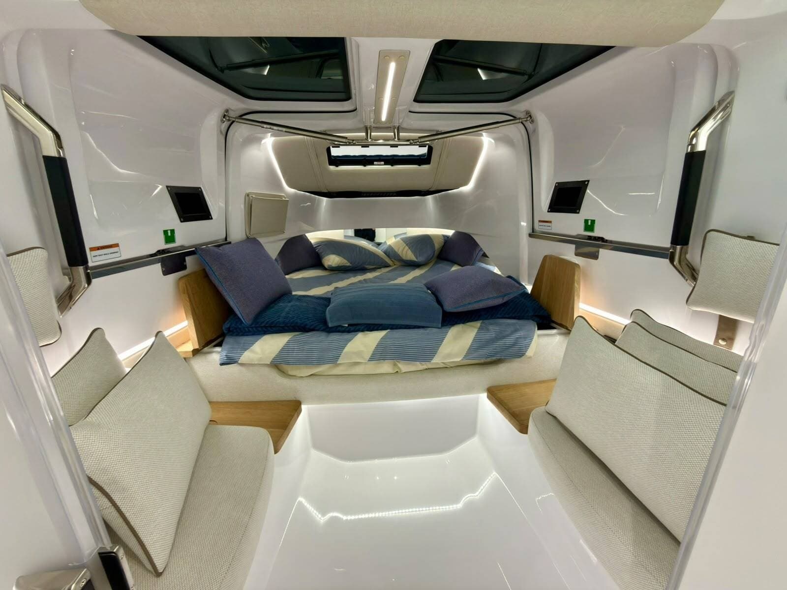 2026 Axopar 37 XC Cross Cabin