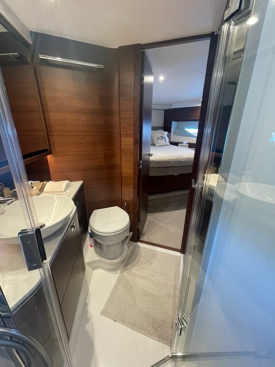 2019 Princess F55