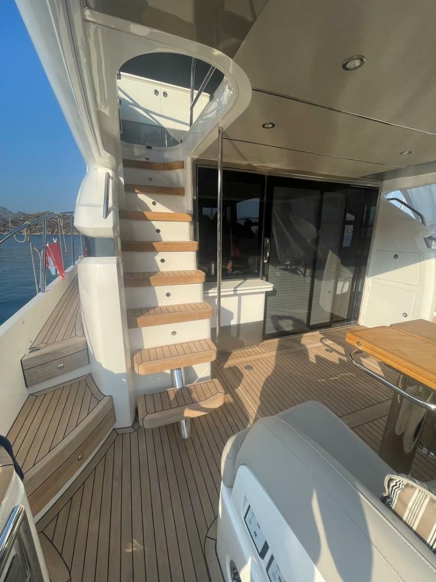 2019 Princess F55