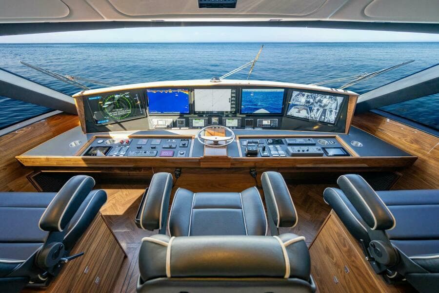Viking 90 Sky Bridge - Enclosed Bridge Helm