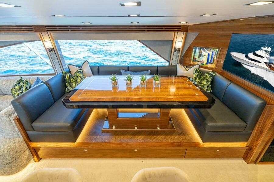 Viking 90 Convertible - Dinette