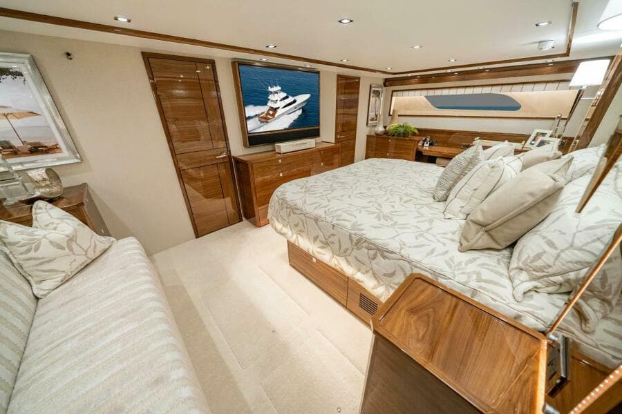 Viking 90 Convertible - Full Beam Master Stateroom