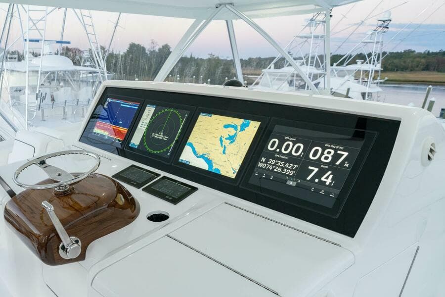 Viking 90 Convertible - Helm