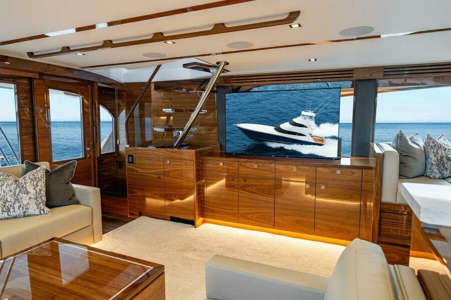 Viking 82 SKybridge - Salon