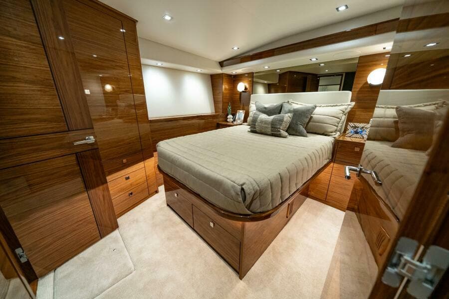 Viking 82 Convertible - Stateroom