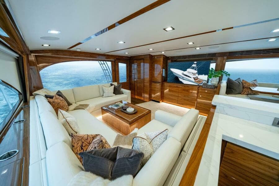 Viking 82 Convertible - Salon