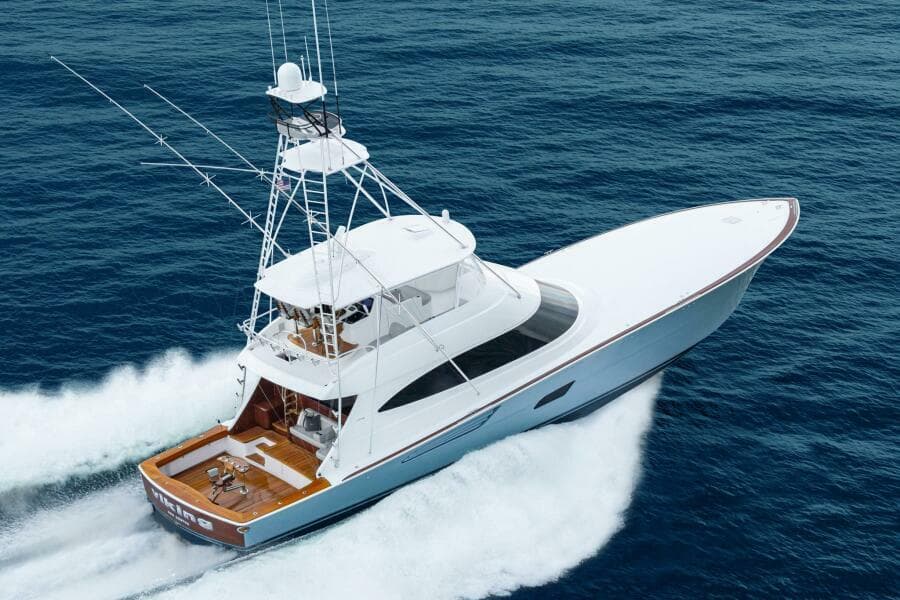 Viking 82 Convertible - Running Exterior PRofile