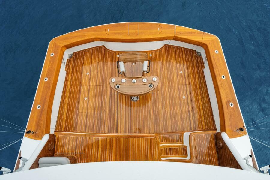 Viking 82 Convertible - Cockpit