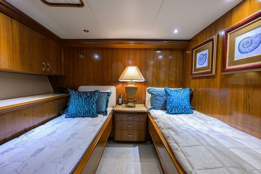 2004 Sea Force IX 82 Enclosed Bridge