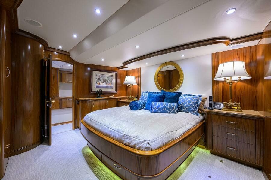 2004 Sea Force IX 82 Enclosed Bridge