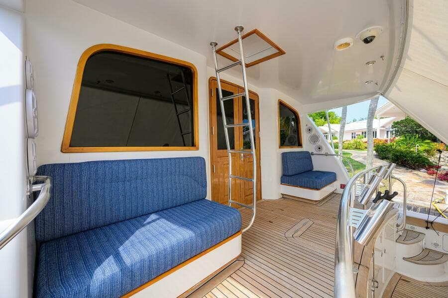 2004 Sea Force IX 82 Enclosed Bridge