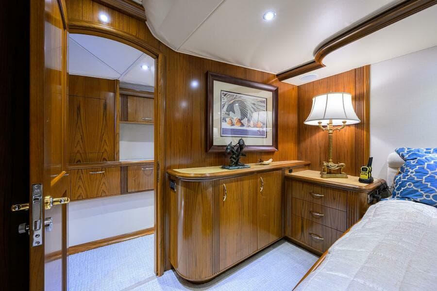 2004 Sea Force IX 82 Enclosed Bridge