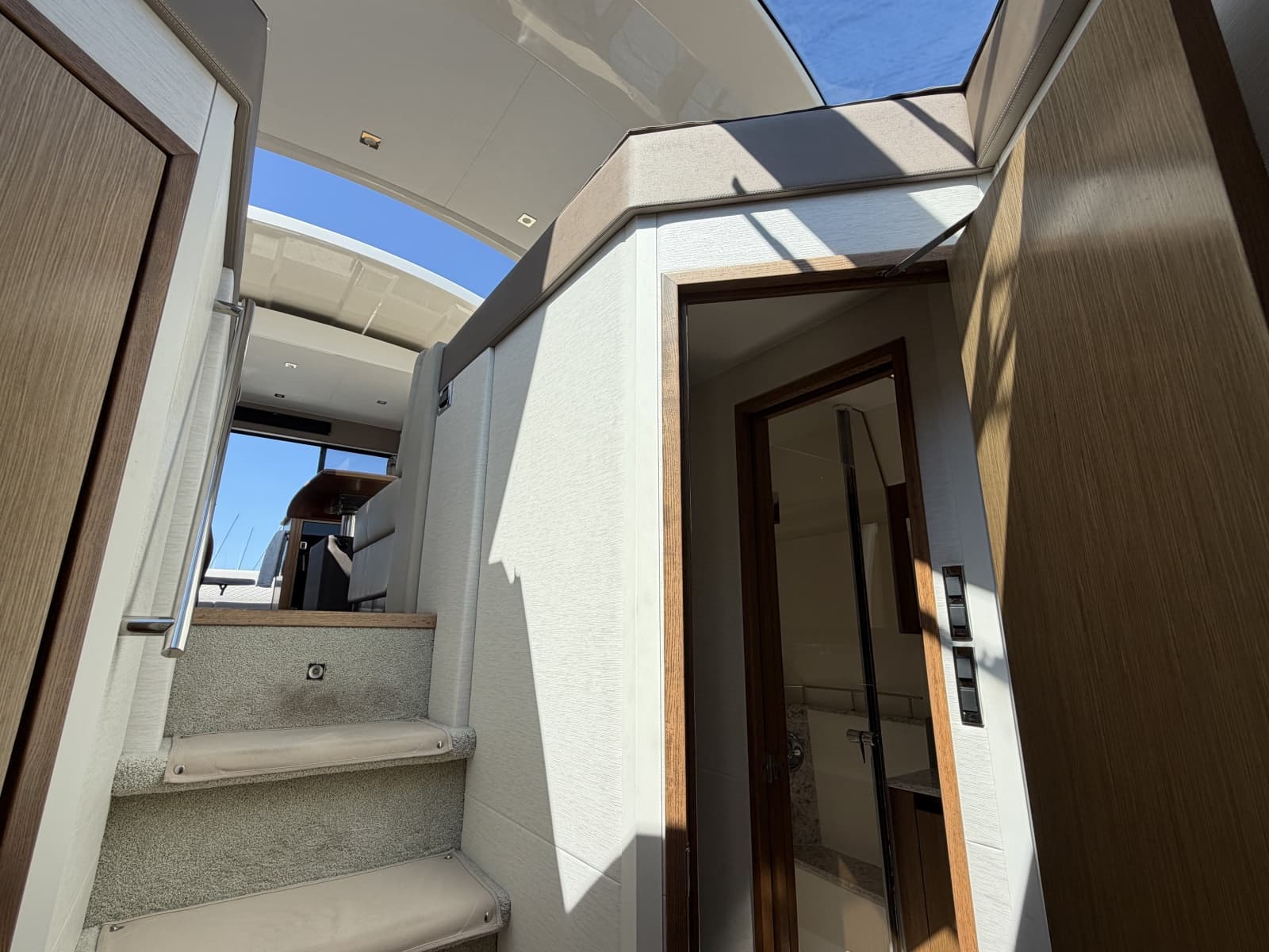 2017 Sea Ray 460 Sundancer