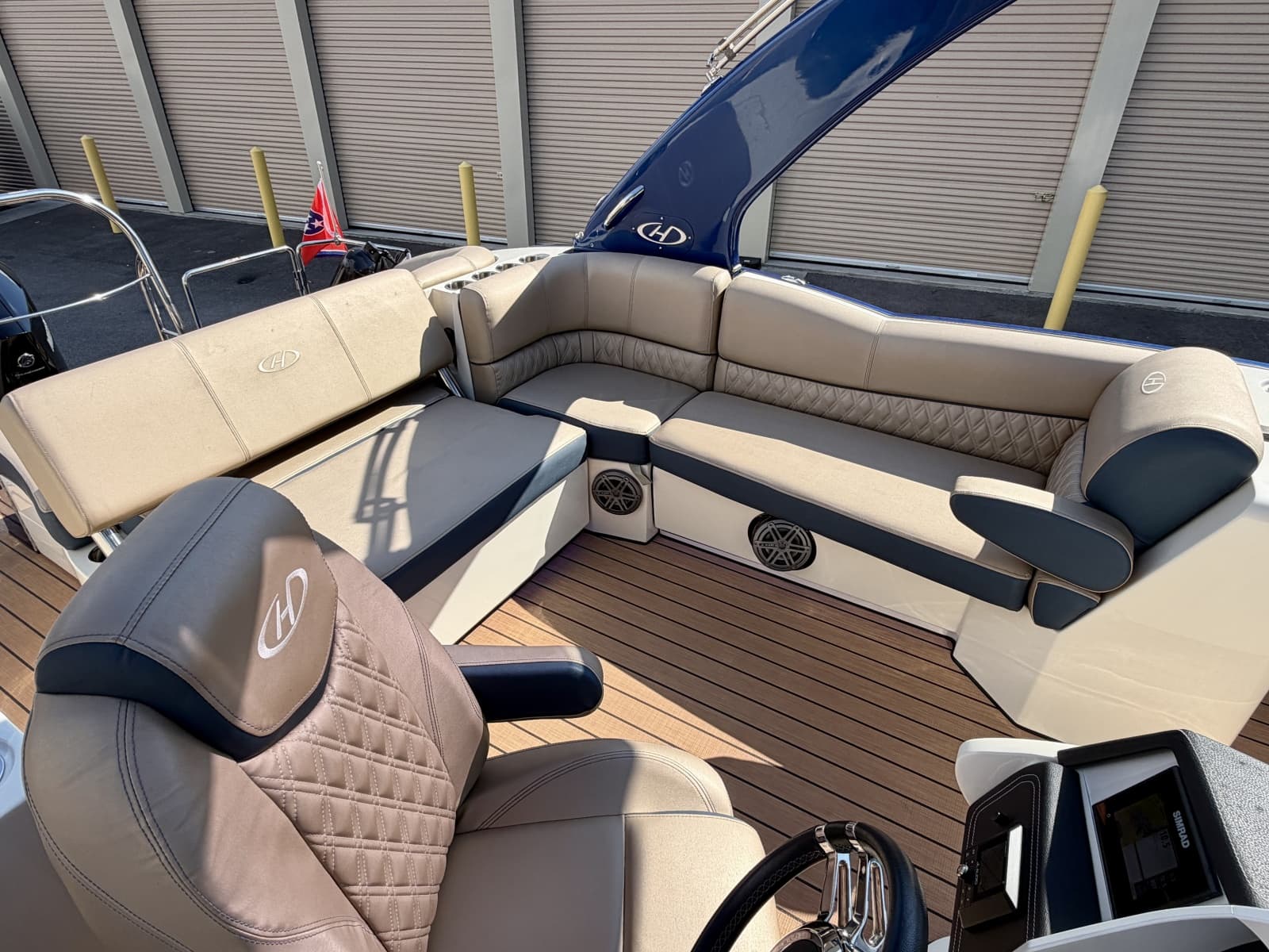 2019 Harris Crowne 250 SL Tritoon