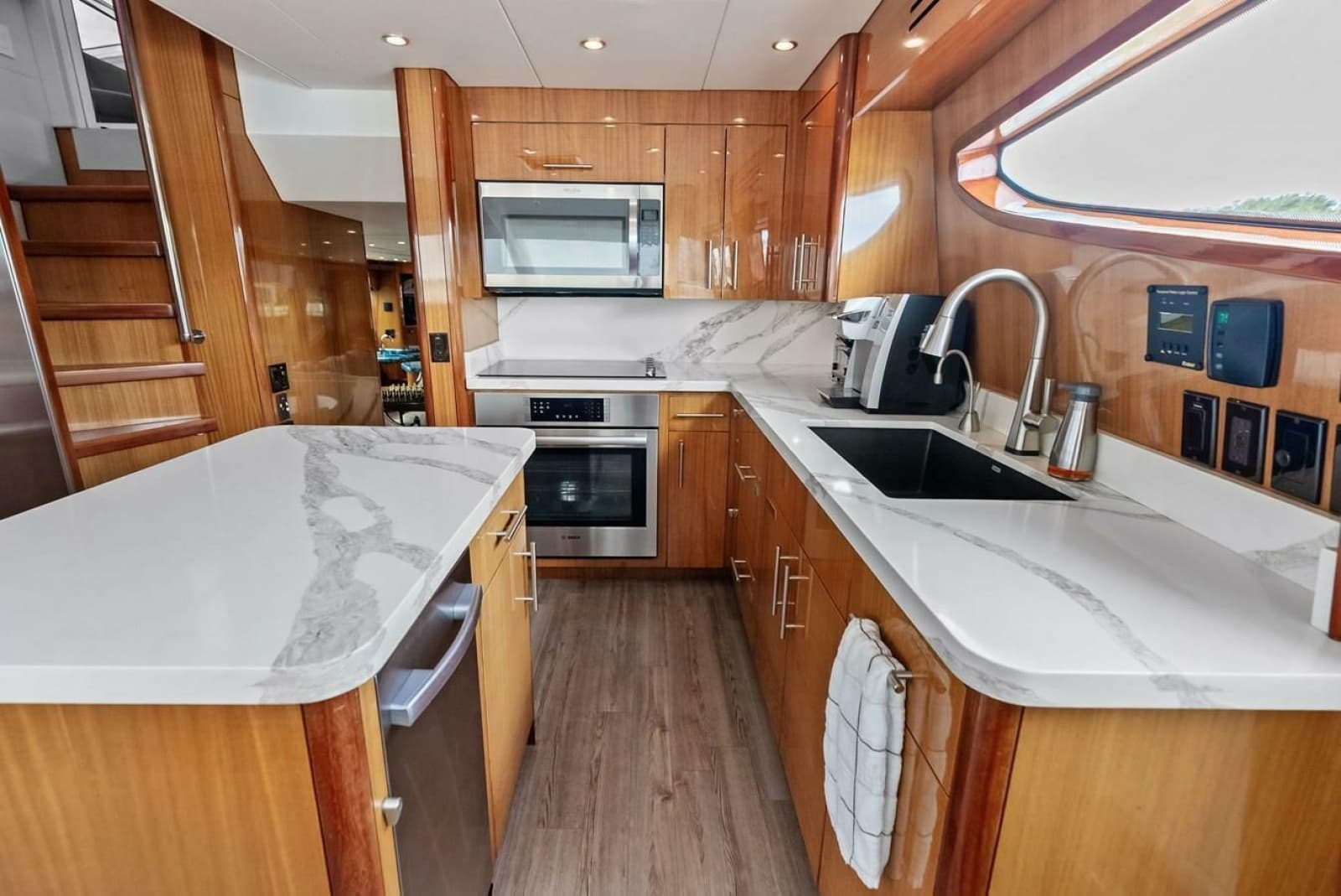 2007 Hatteras 