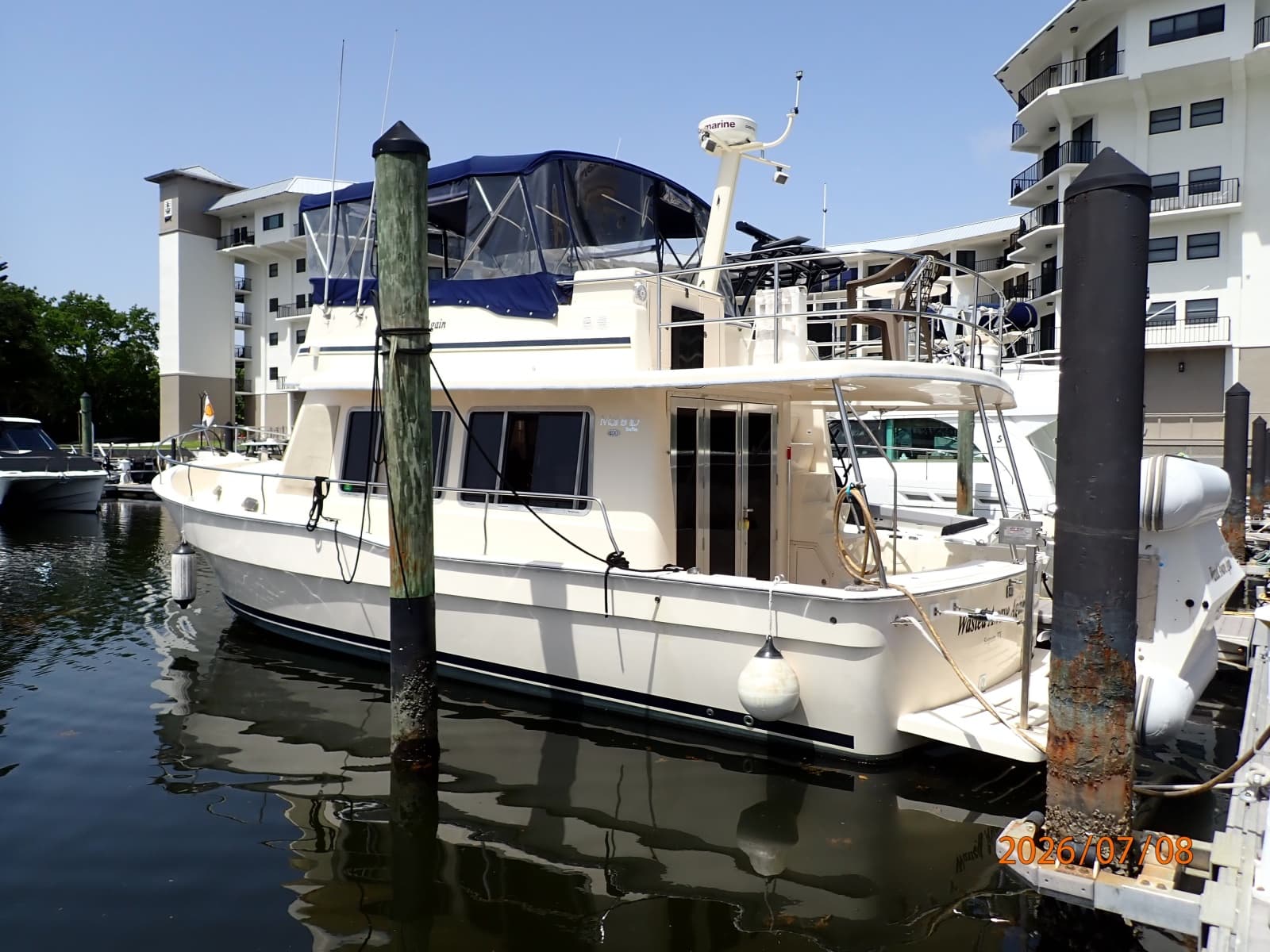 40' Mainship port aft profile2