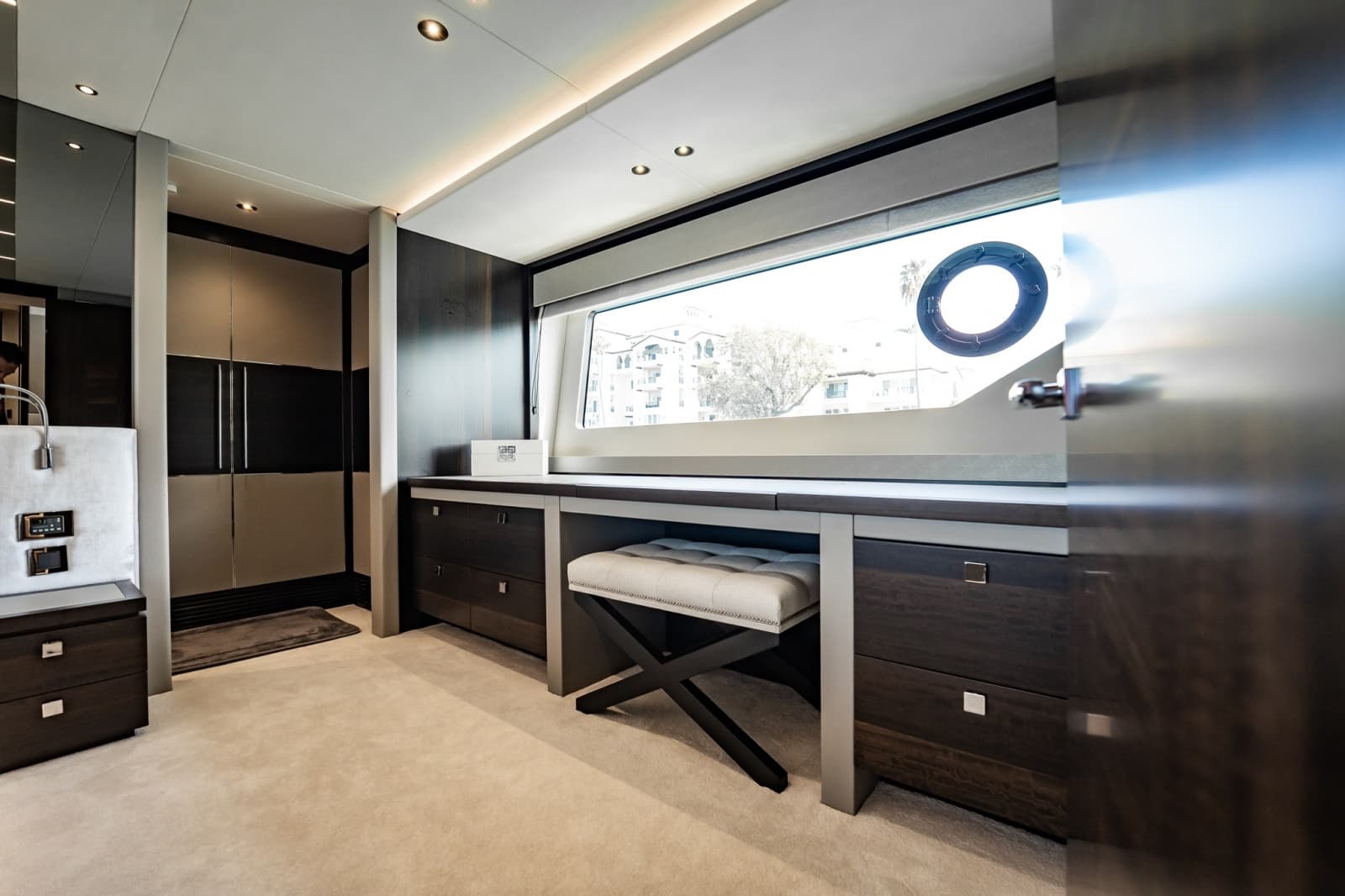 2025 Sunseeker 76 Yacht