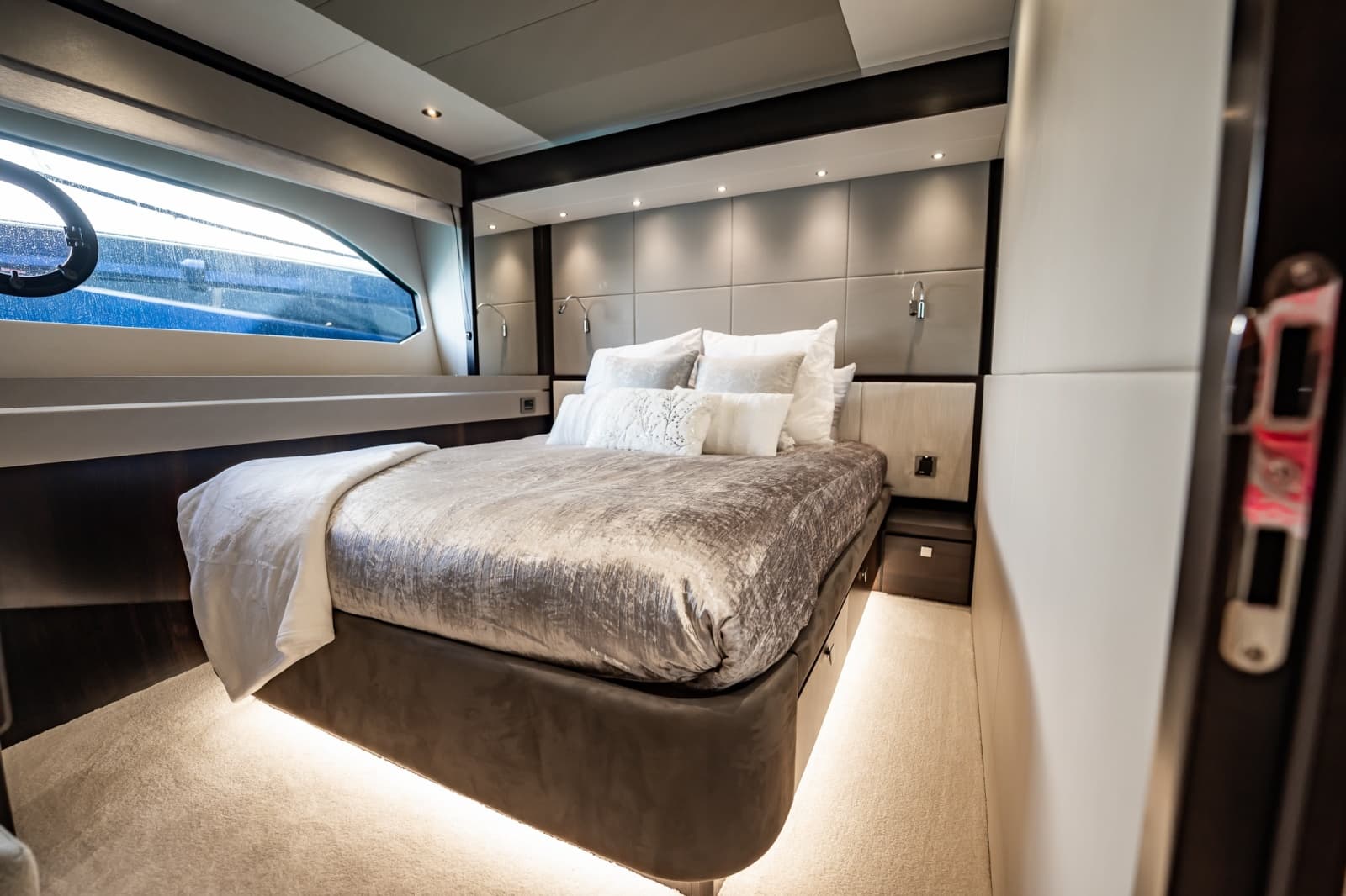 2025 Sunseeker 76 Yacht