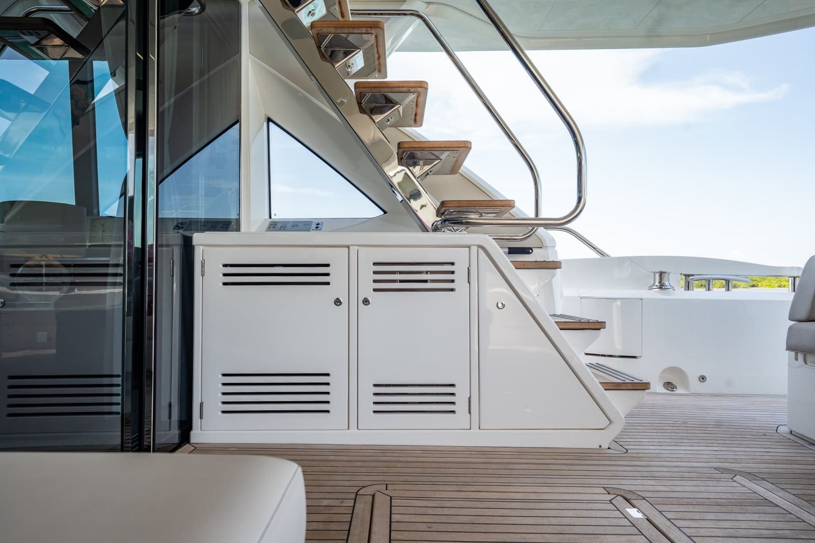 2025 Sunseeker 76 Yacht