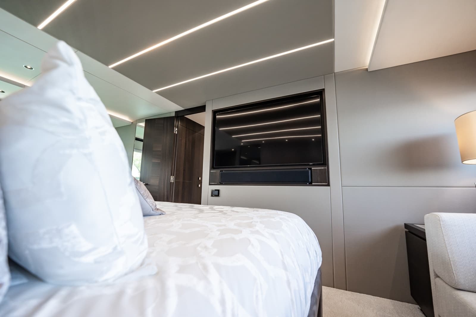 2025 Sunseeker 76 Yacht