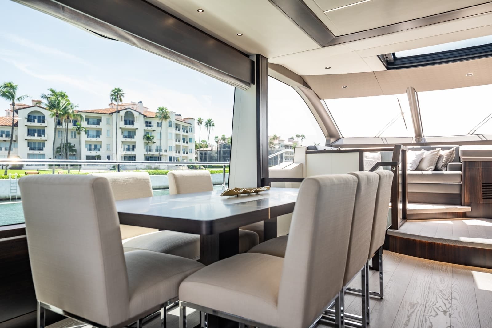 2025 Sunseeker 76 Yacht