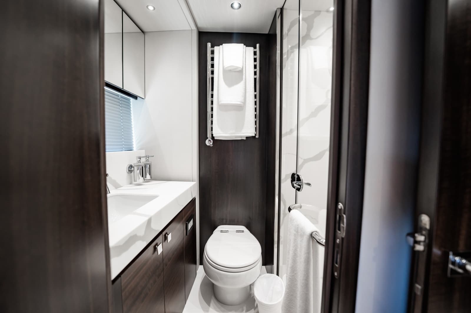 2025 Sunseeker 76 Yacht