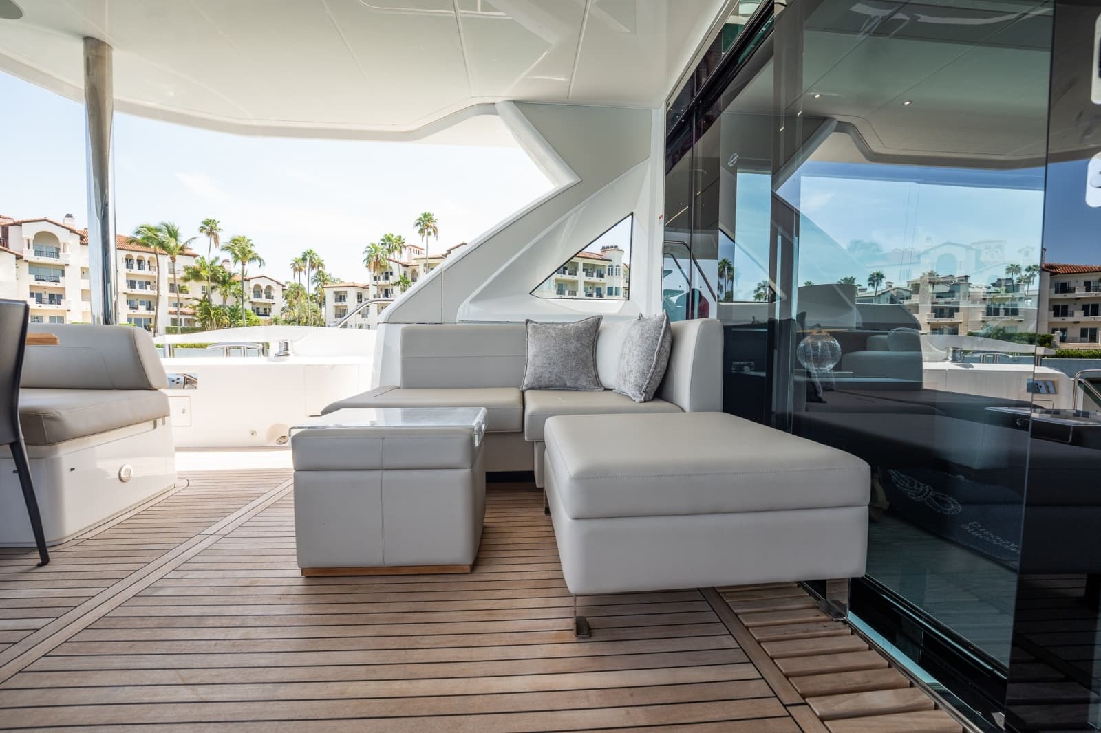 2025 Sunseeker 76 Yacht
