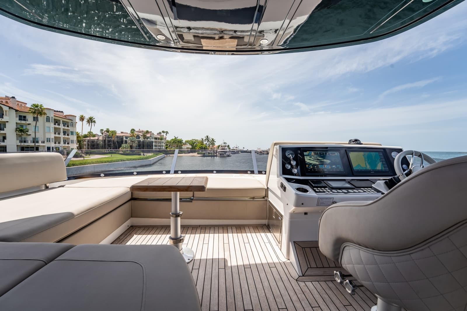 2025 Sunseeker 76 Yacht