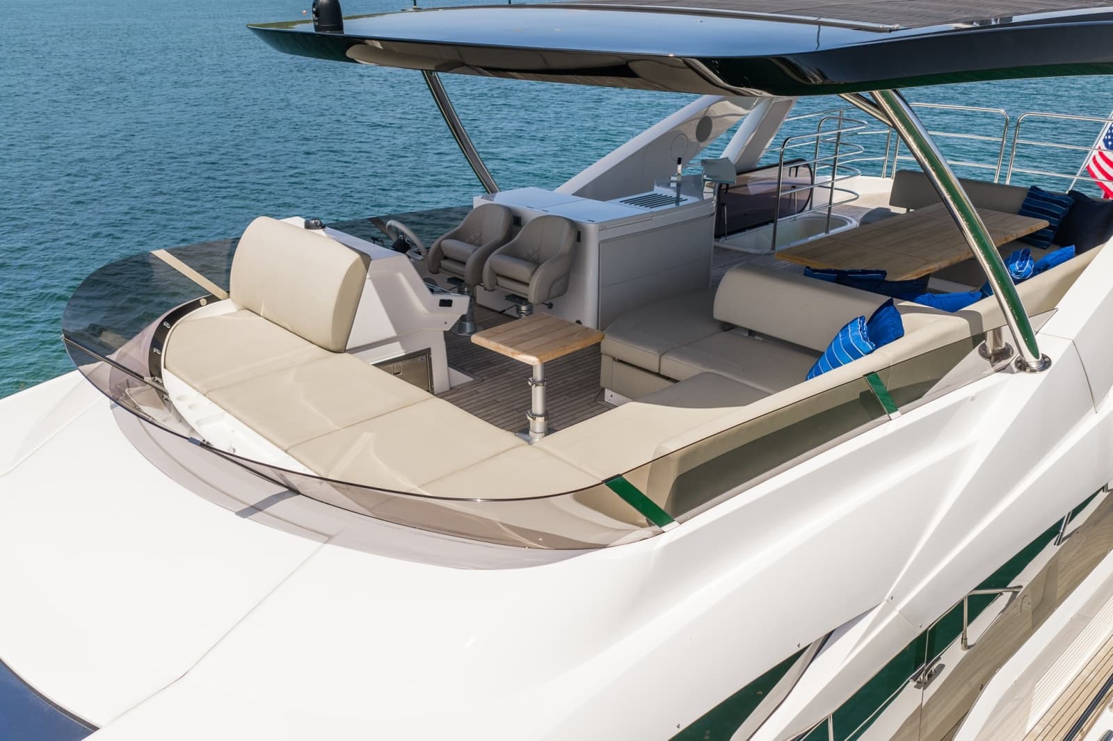 2025 Sunseeker 76 Yacht