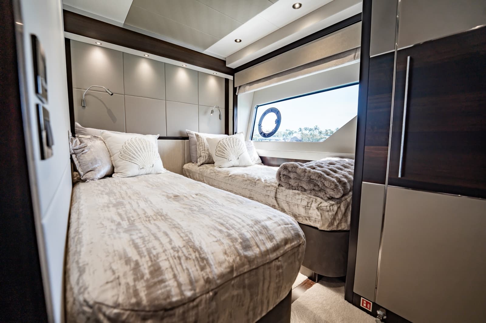2025 Sunseeker 76 Yacht