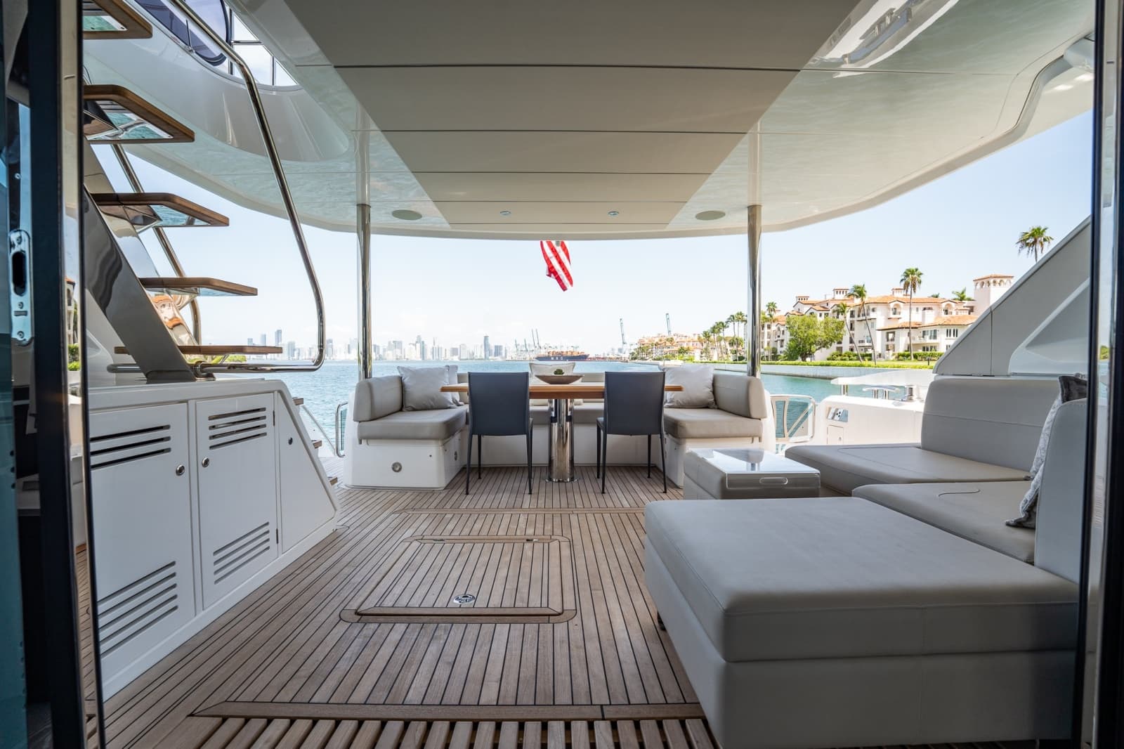 2025 Sunseeker 76 Yacht