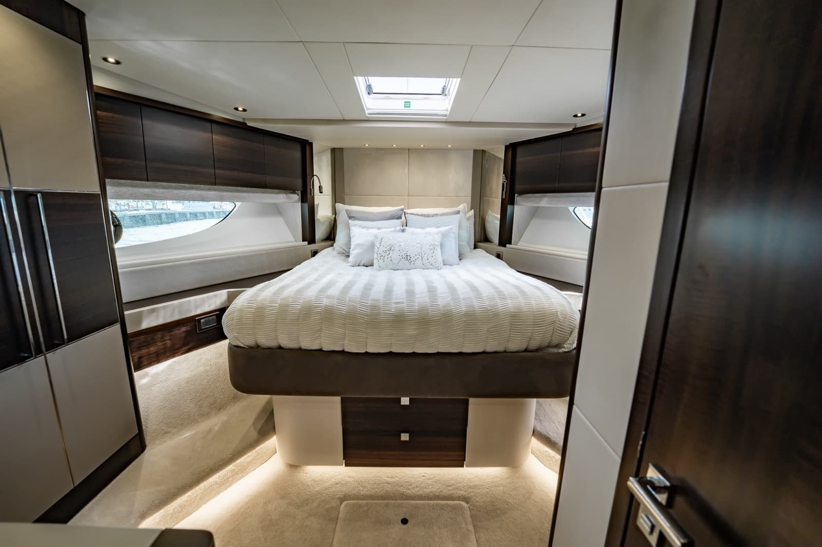 2025 Sunseeker 76 Yacht