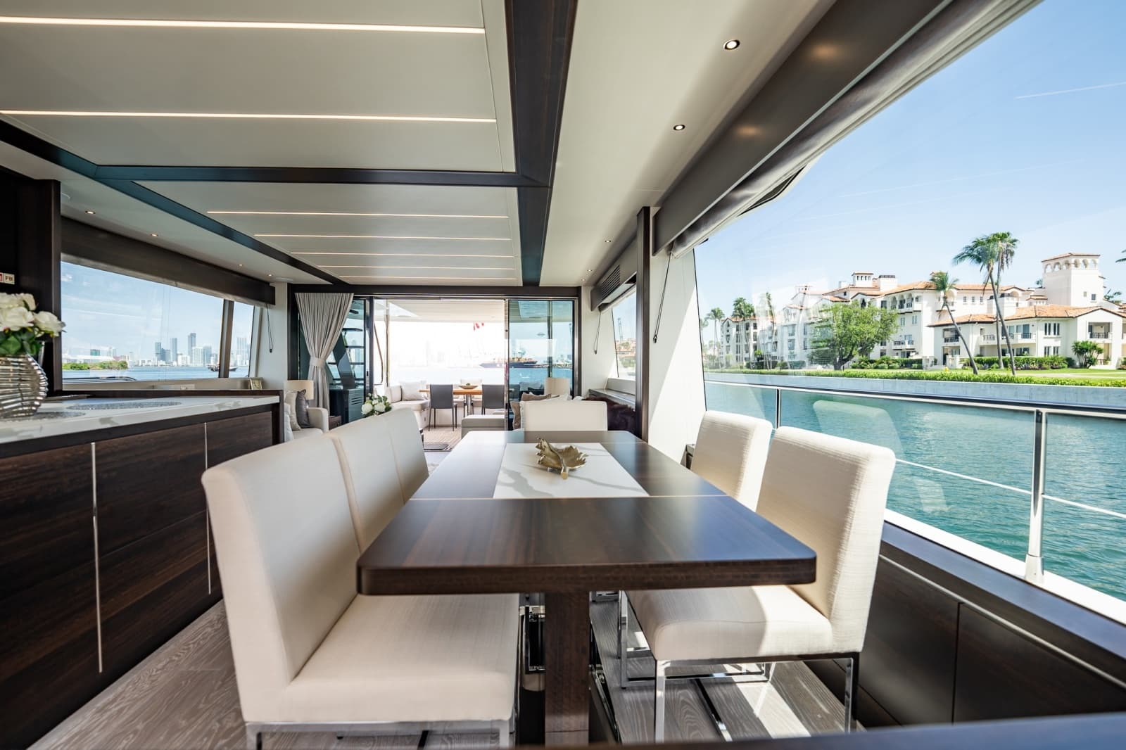 2025 Sunseeker 76 Yacht