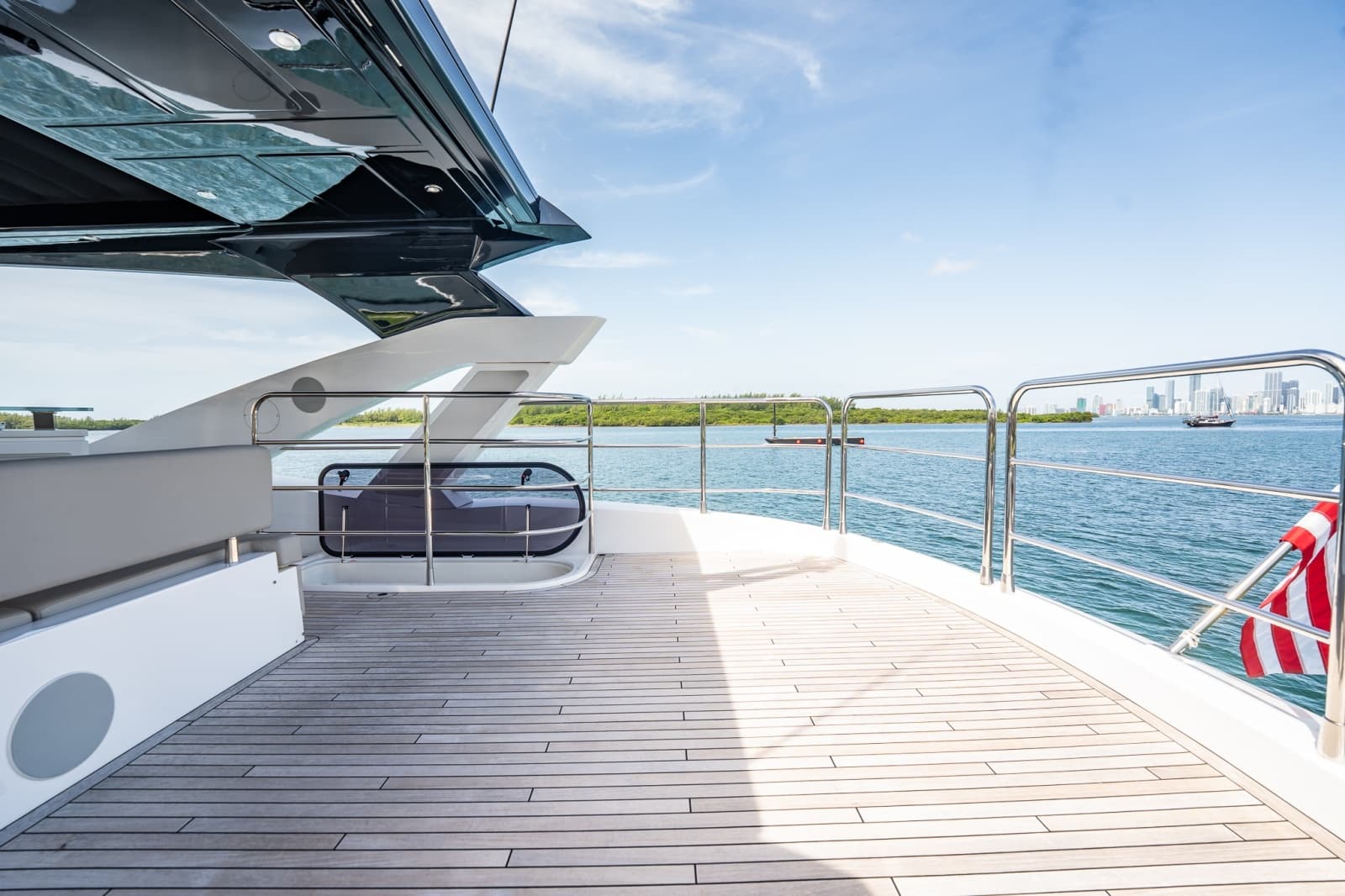 2025 Sunseeker 76 Yacht