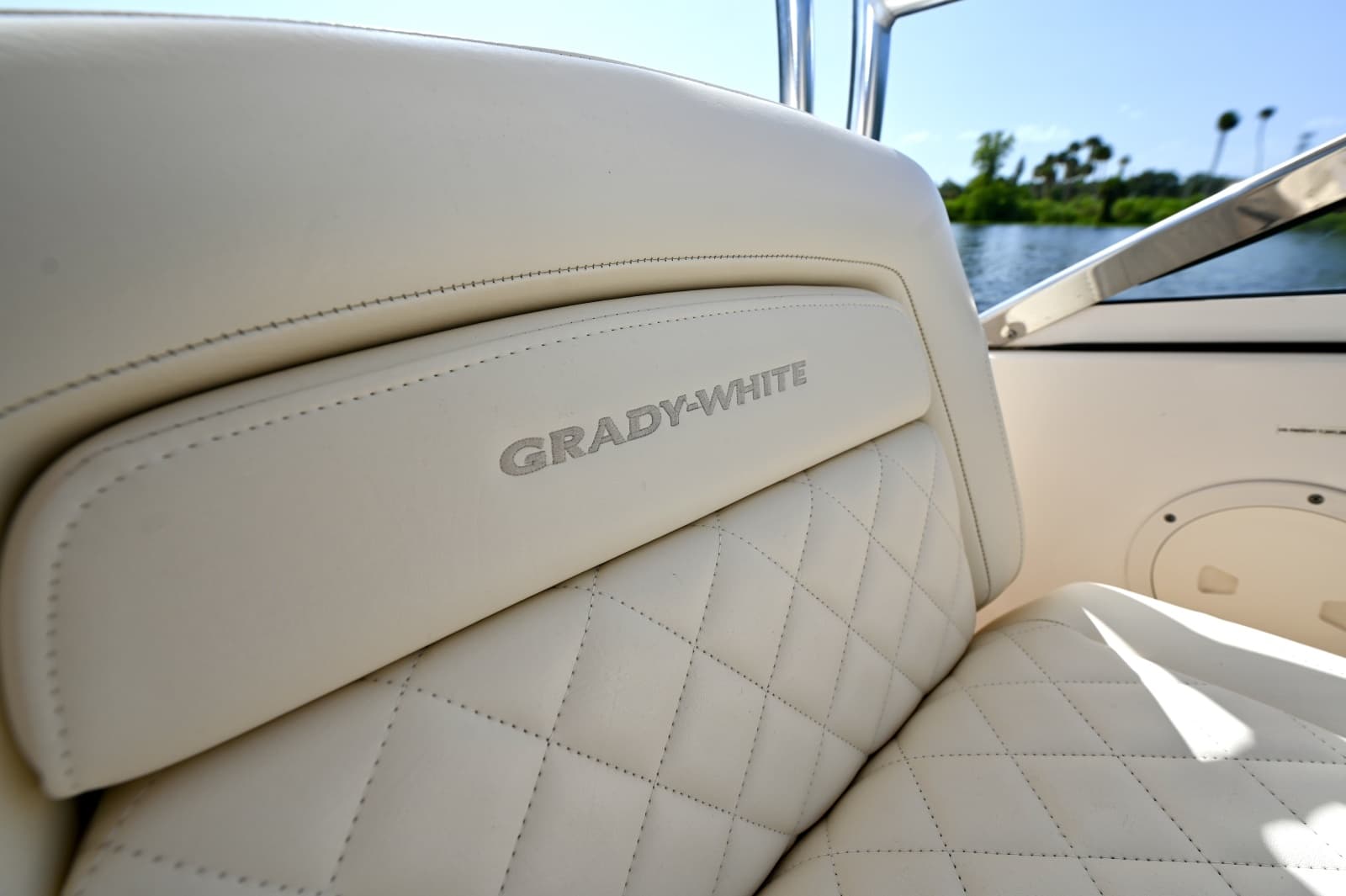 2021 Grady-White 275 Freedom