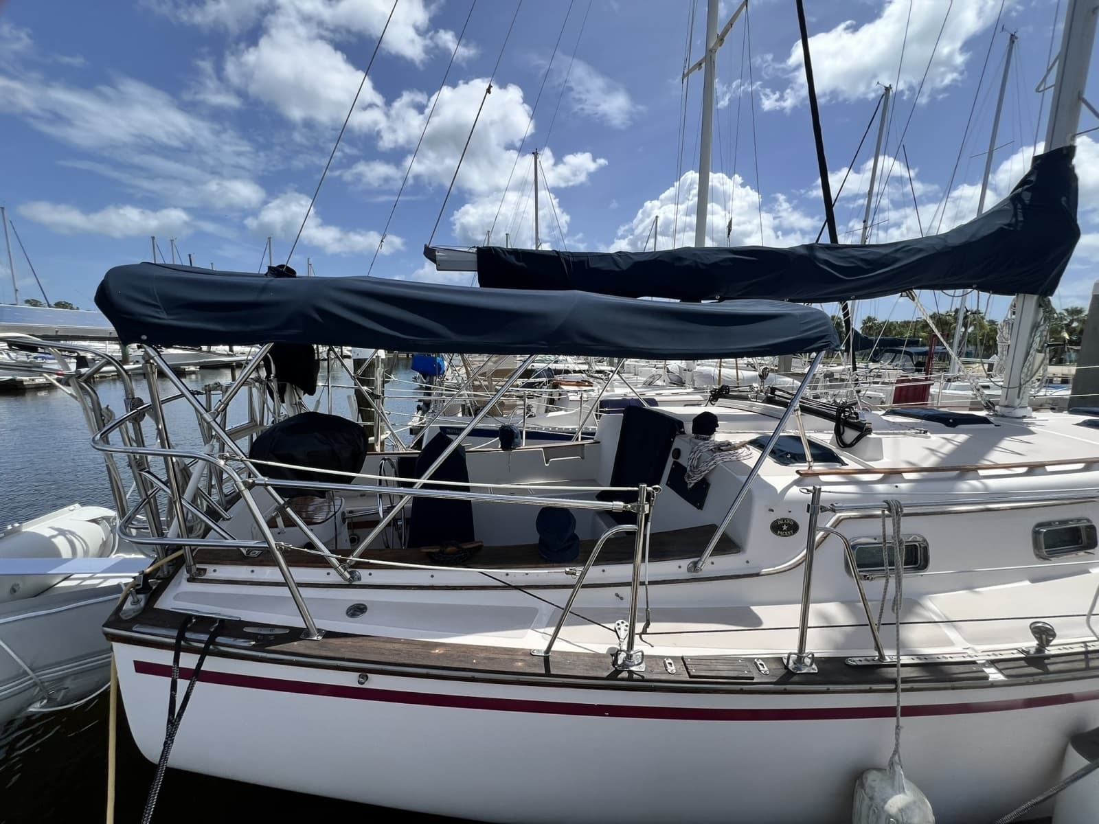 1987 Island Packet 31