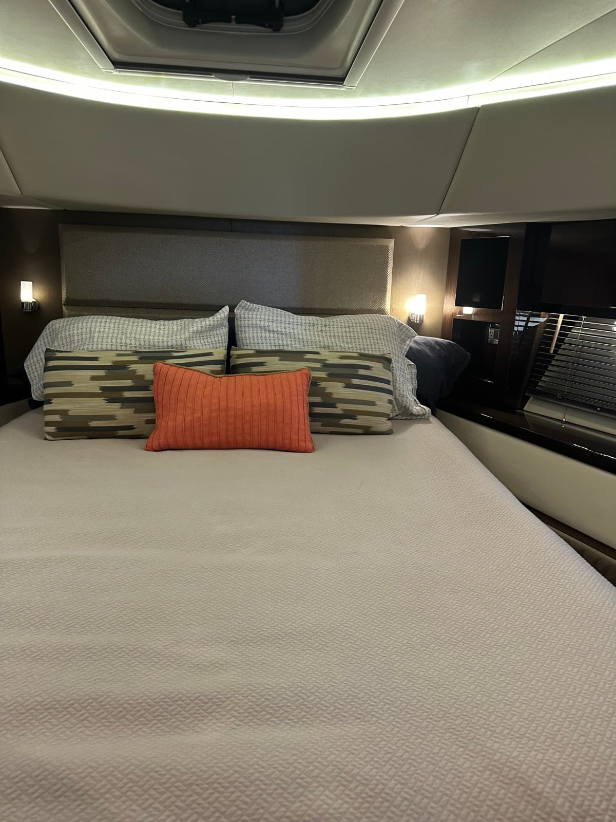 2018 Sea Ray L650 Fly