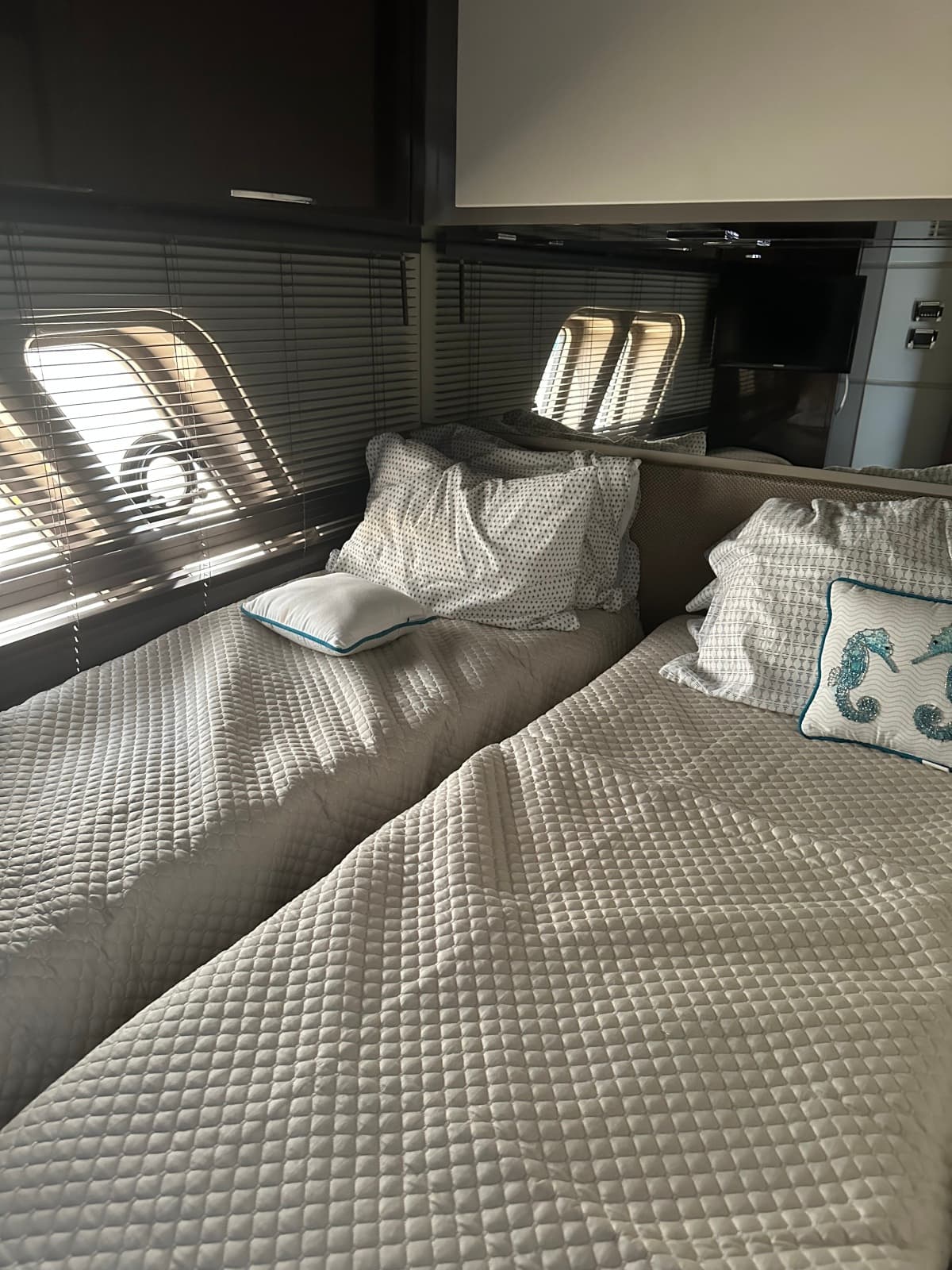2018 Sea Ray L650 Fly