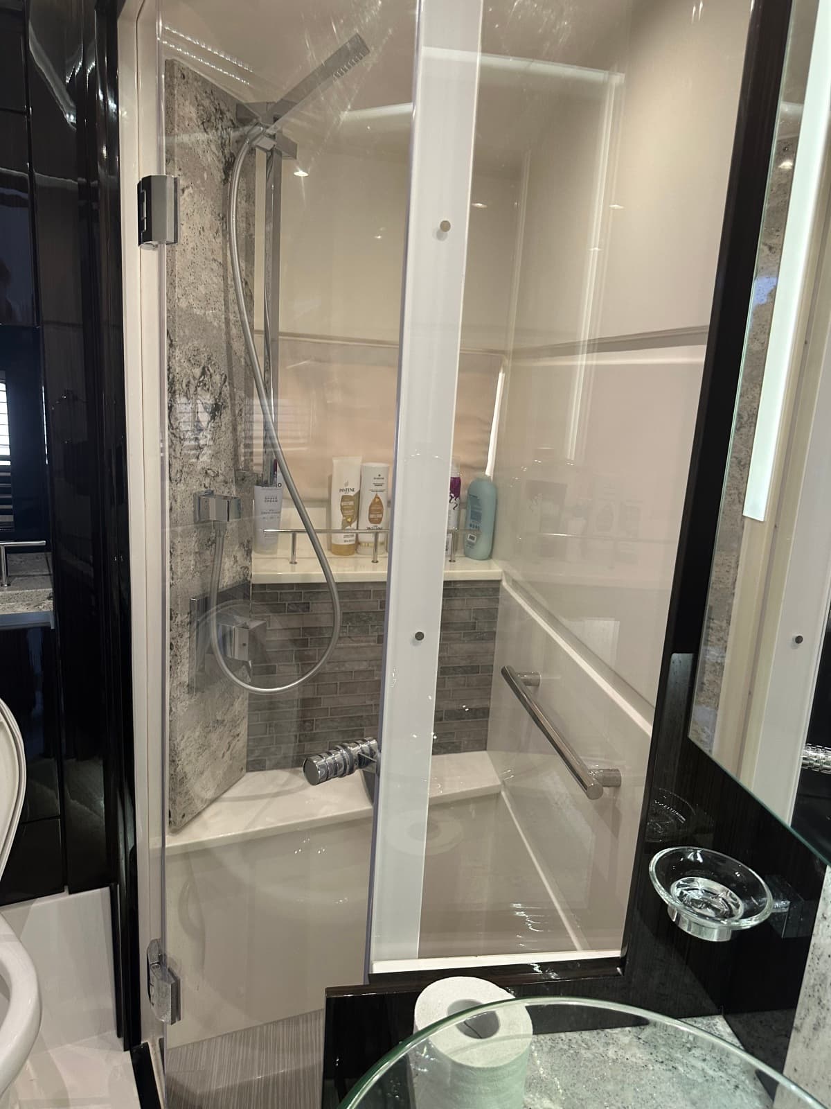 2018 Sea Ray L650 Fly