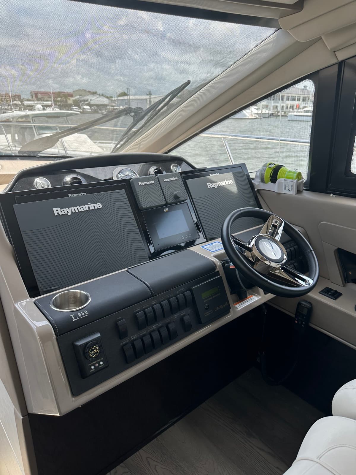 2018 Sea Ray L650 Fly