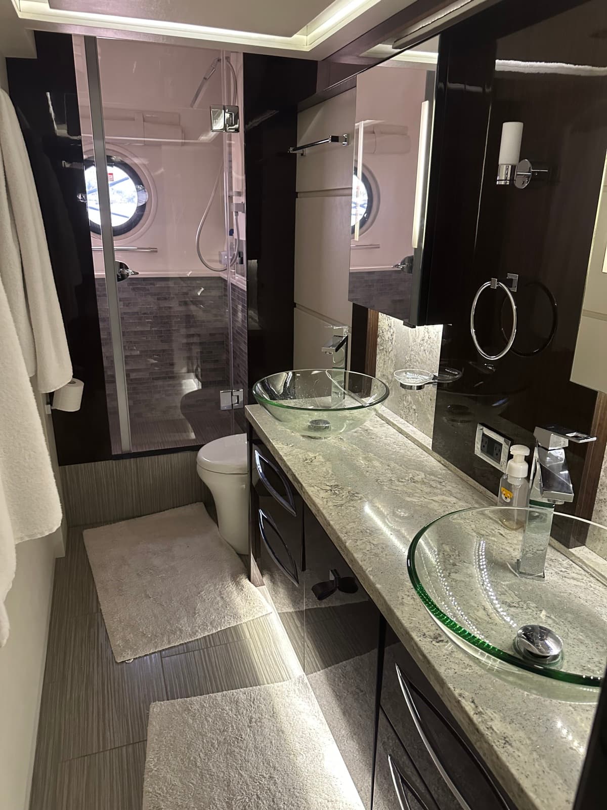 2018 Sea Ray L650 Fly