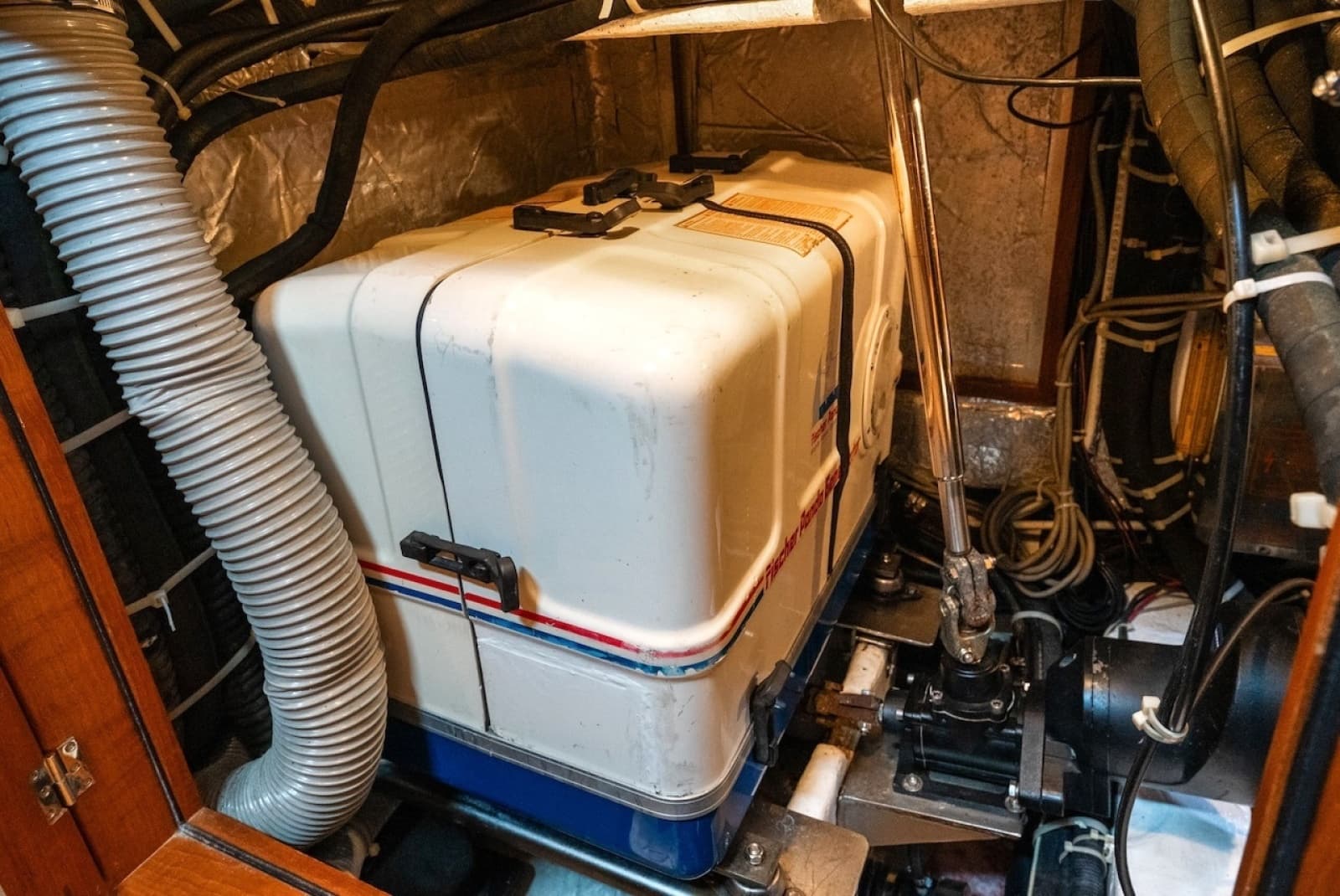 2005 Hylas 54